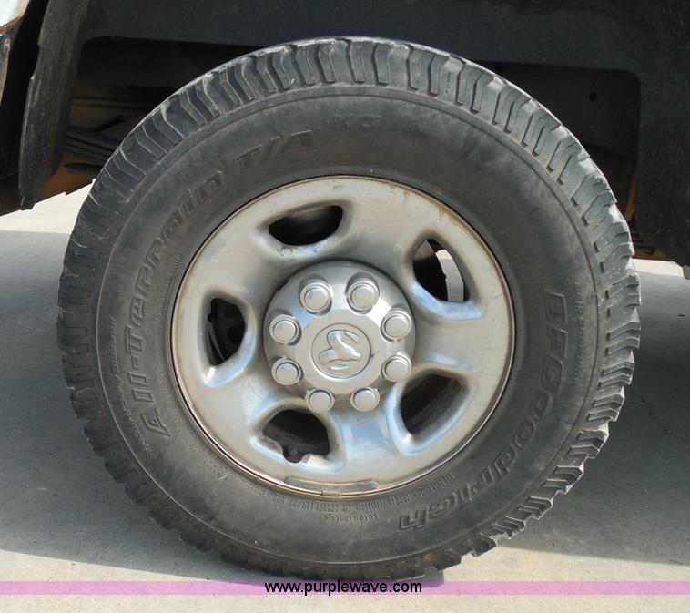 image for item I3385 2011 Dodge Ram 2500 HD Crew Cab pickup truck