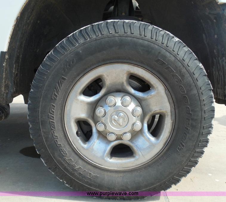 image for item I3385 2011 Dodge Ram 2500 HD Crew Cab pickup truck