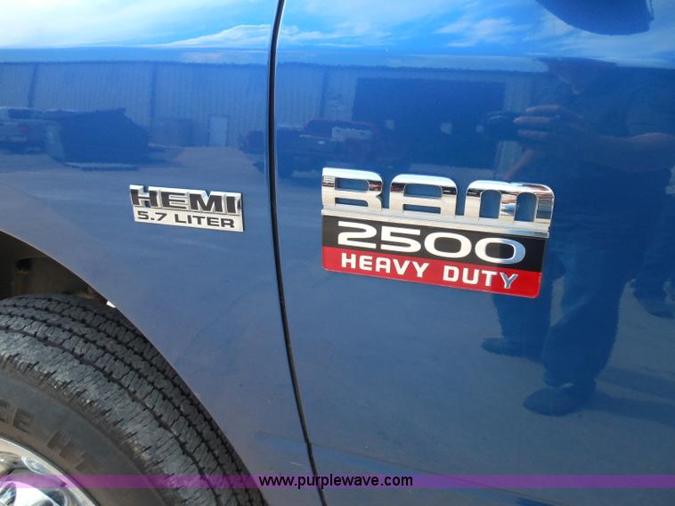 image for item I3386 2010 Dodge Ram 2500 HD SLT Crew Cab pickup truck