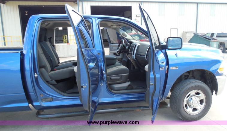 image for item I3386 2010 Dodge Ram 2500 HD SLT Crew Cab pickup truck