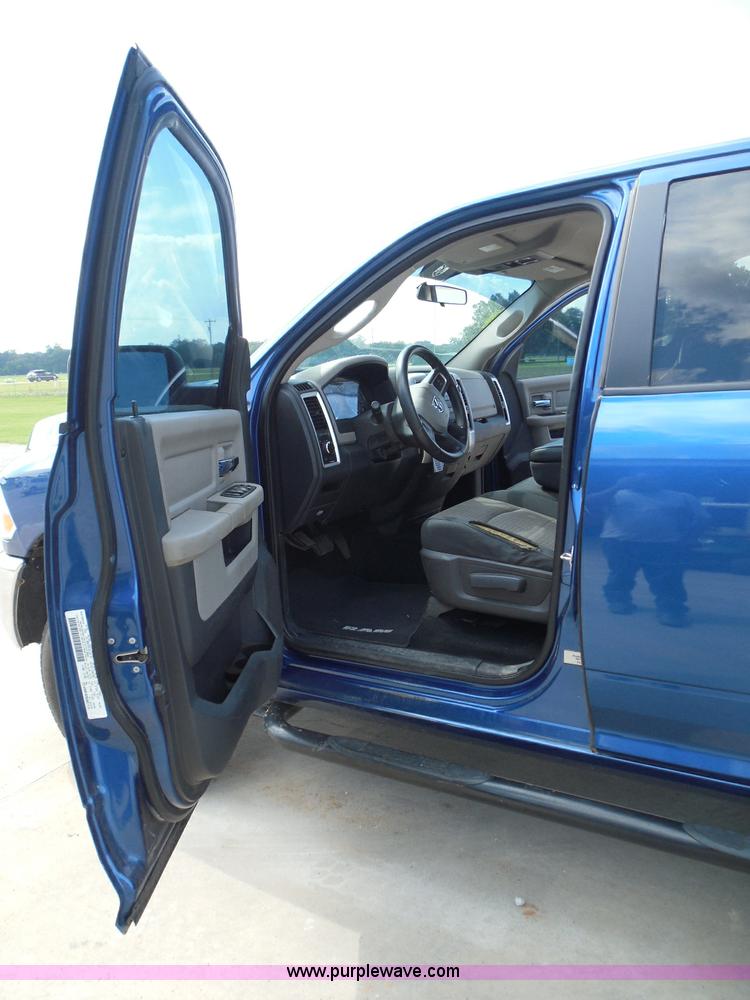 image for item I3386 2010 Dodge Ram 2500 HD SLT Crew Cab pickup truck