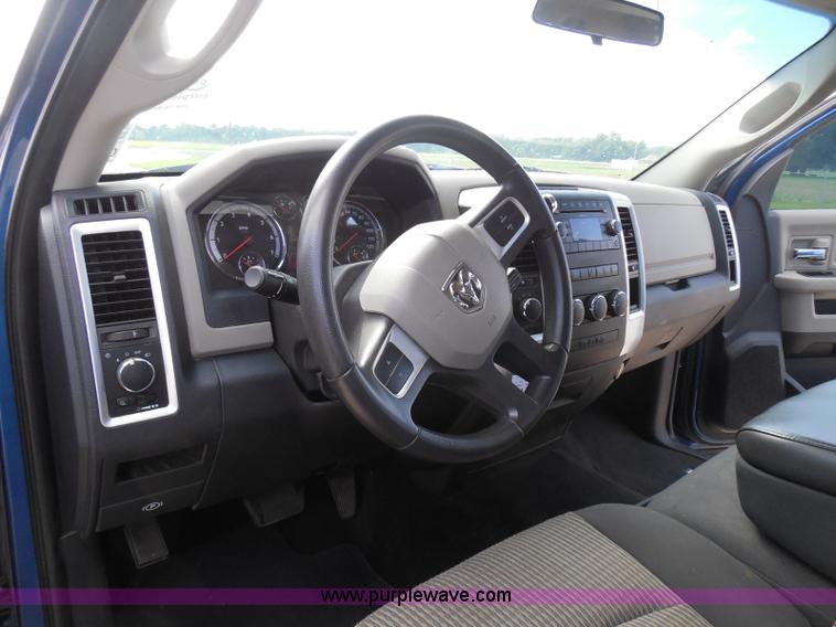 image for item I3386 2010 Dodge Ram 2500 HD SLT Crew Cab pickup truck