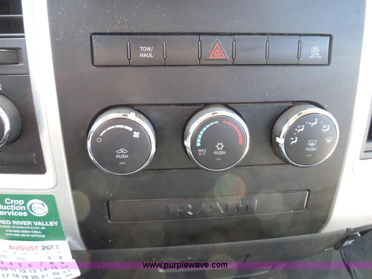 image for item I3386 2010 Dodge Ram 2500 HD SLT Crew Cab pickup truck