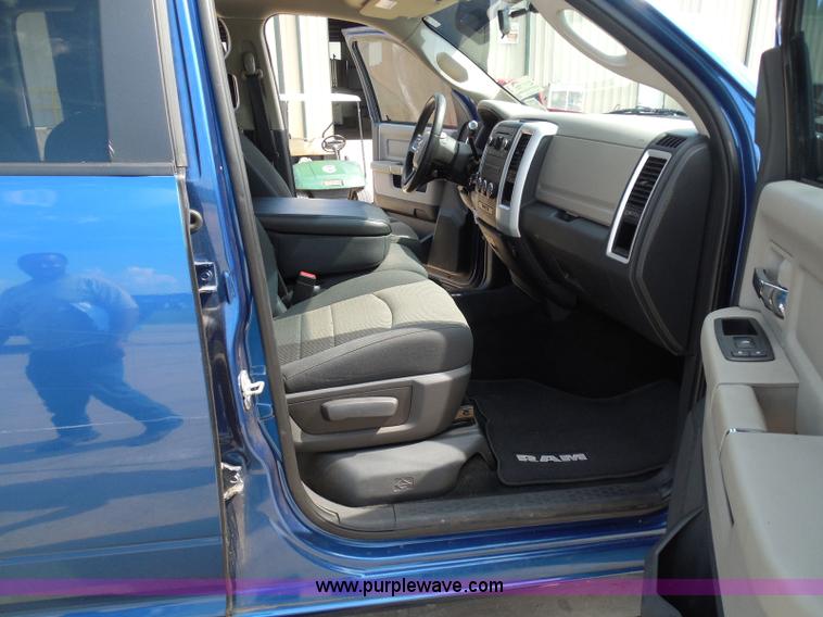 image for item I3386 2010 Dodge Ram 2500 HD SLT Crew Cab pickup truck