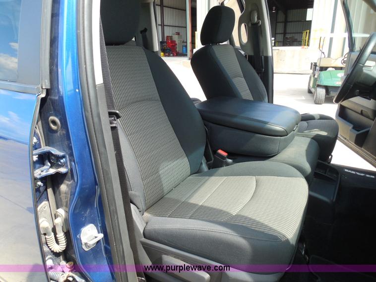 image for item I3386 2010 Dodge Ram 2500 HD SLT Crew Cab pickup truck