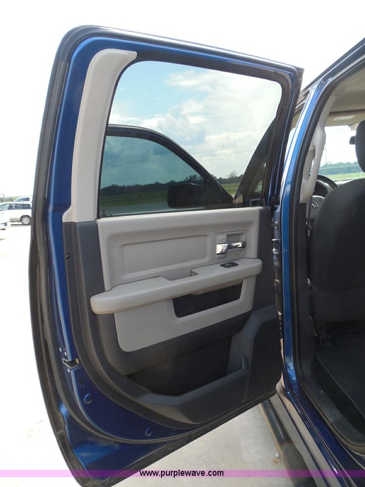 image for item I3386 2010 Dodge Ram 2500 HD SLT Crew Cab pickup truck