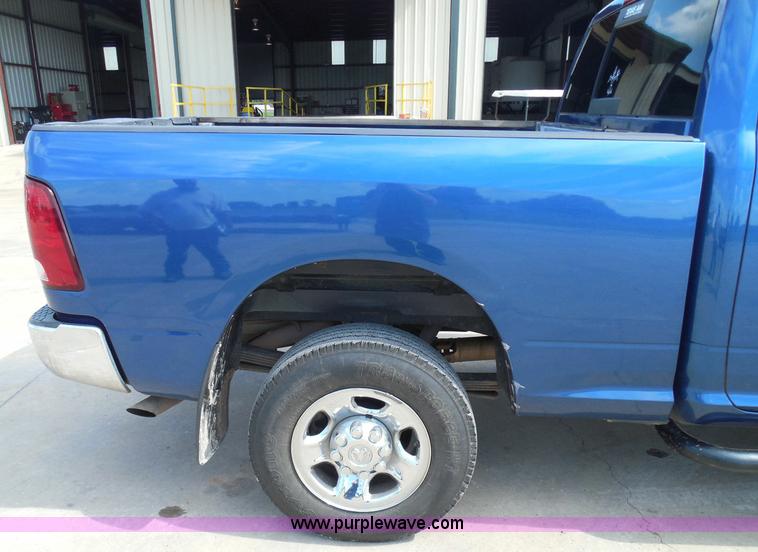 image for item I3386 2010 Dodge Ram 2500 HD SLT Crew Cab pickup truck