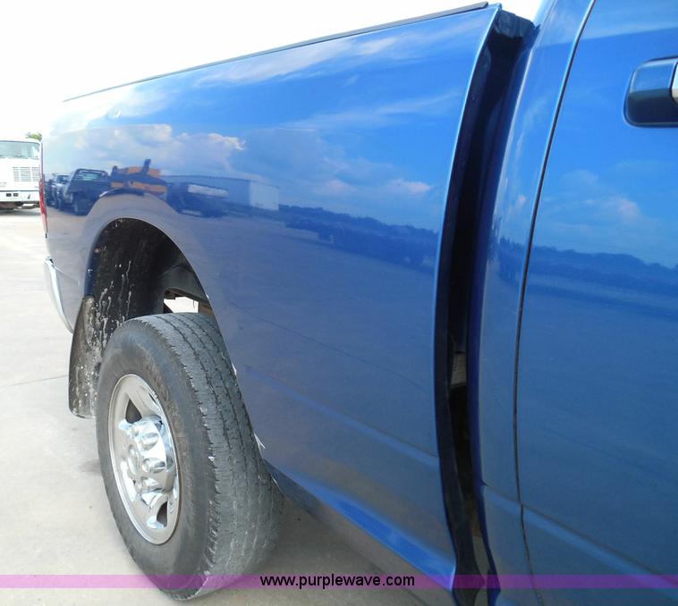 image for item I3386 2010 Dodge Ram 2500 HD SLT Crew Cab pickup truck