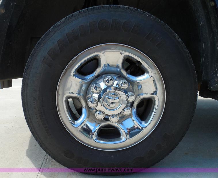 image for item I3386 2010 Dodge Ram 2500 HD SLT Crew Cab pickup truck