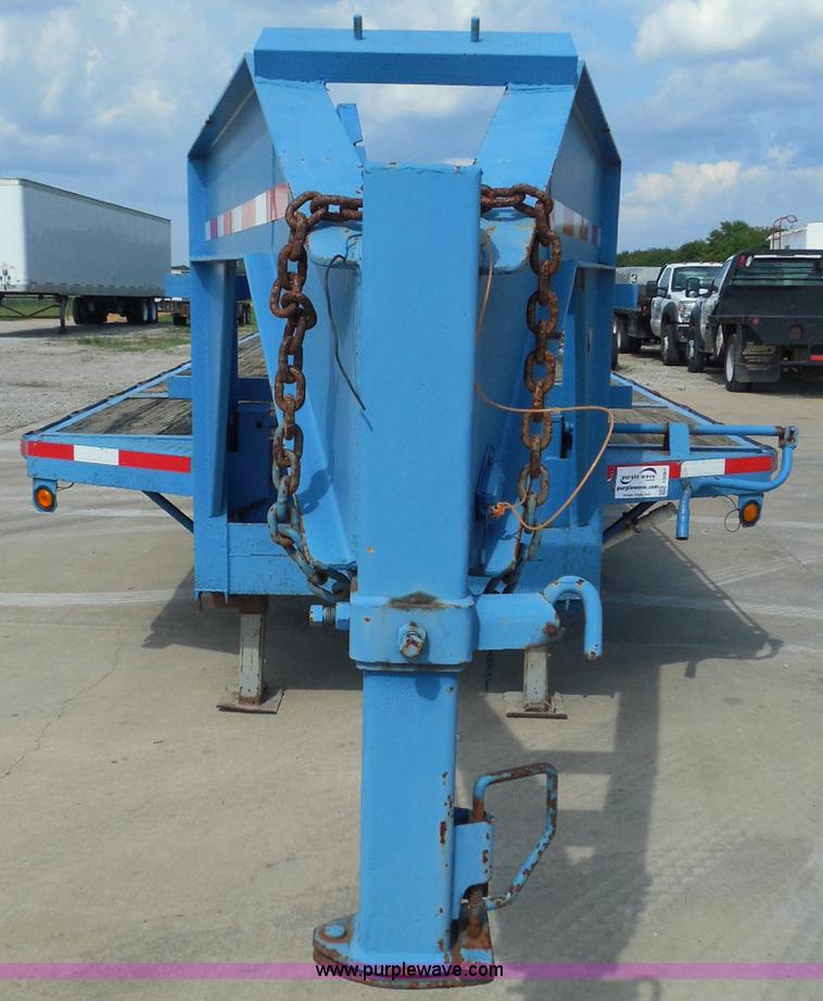 image for item I3387 1999 CFS Welding Services gooseneck flatbed trailer