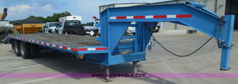 image for item I3387 1999 CFS Welding Services gooseneck flatbed trailer
