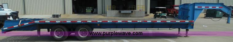 image for item I3387 1999 CFS Welding Services gooseneck flatbed trailer