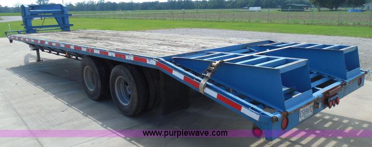 image for item I3387 1999 CFS Welding Services gooseneck flatbed trailer