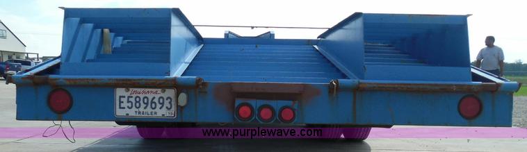 image for item I3387 1999 CFS Welding Services gooseneck flatbed trailer