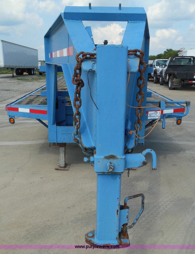 image for item I3387 1999 CFS Welding Services gooseneck flatbed trailer
