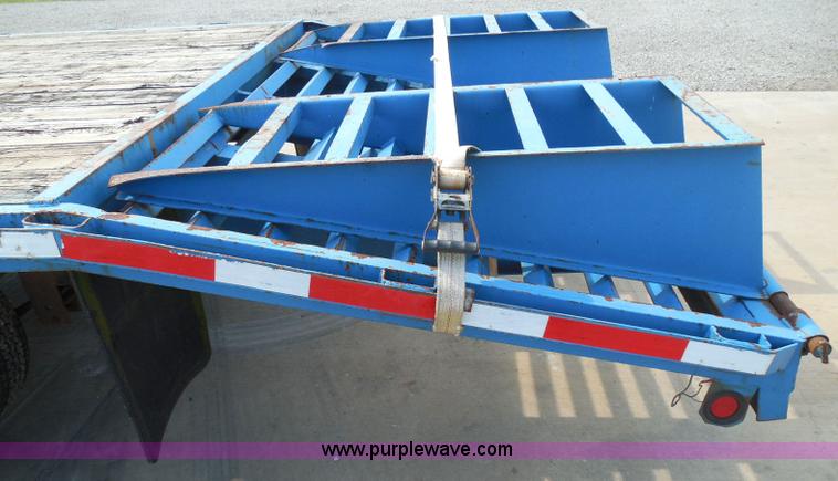 image for item I3387 1999 CFS Welding Services gooseneck flatbed trailer