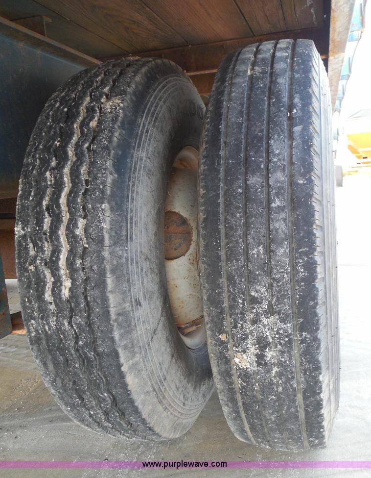 image for item I3387 1999 CFS Welding Services gooseneck flatbed trailer