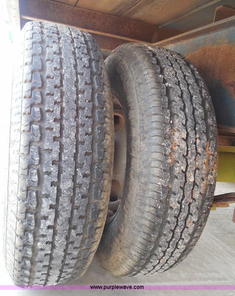 image for item I3387 1999 CFS Welding Services gooseneck flatbed trailer