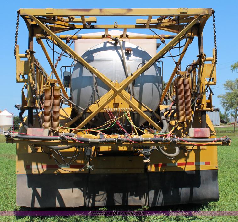 image for item J2098 1994 Ag-Chem TerraGator 1854 self-propelled sprayer