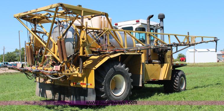 image for item J2098 1994 Ag-Chem TerraGator 1854 self-propelled sprayer