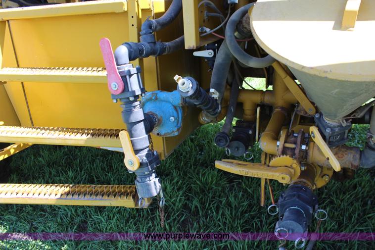 image for item J2098 1994 Ag-Chem TerraGator 1854 self-propelled sprayer