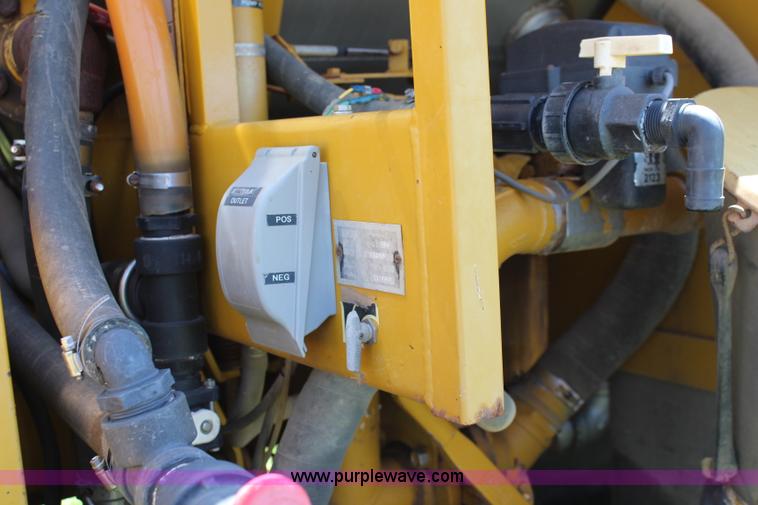 image for item J2098 1994 Ag-Chem TerraGator 1854 self-propelled sprayer