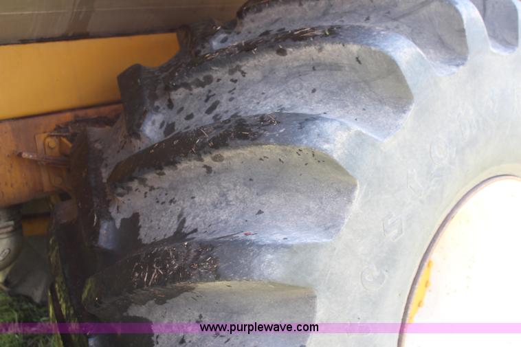 image for item J2098 1994 Ag-Chem TerraGator 1854 self-propelled sprayer