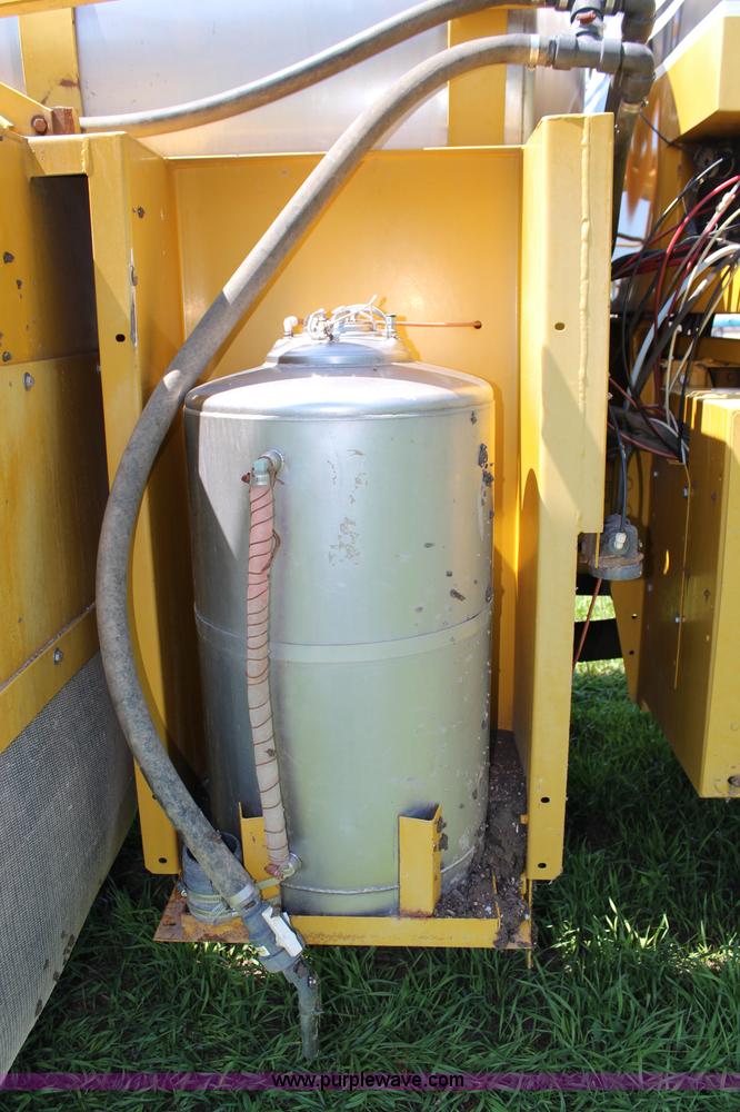 image for item J2098 1994 Ag-Chem TerraGator 1854 self-propelled sprayer