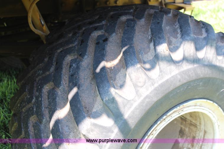 image for item J2098 1994 Ag-Chem TerraGator 1854 self-propelled sprayer