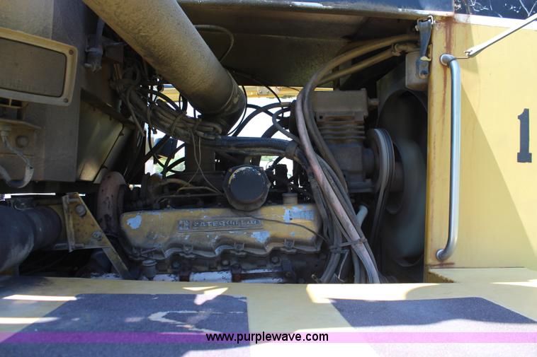 image for item J2098 1994 Ag-Chem TerraGator 1854 self-propelled sprayer