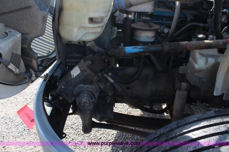 image for item J2108 2003 International DuraStar 4400 box truck