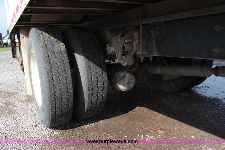 image for item J2108 2003 International DuraStar 4400 box truck