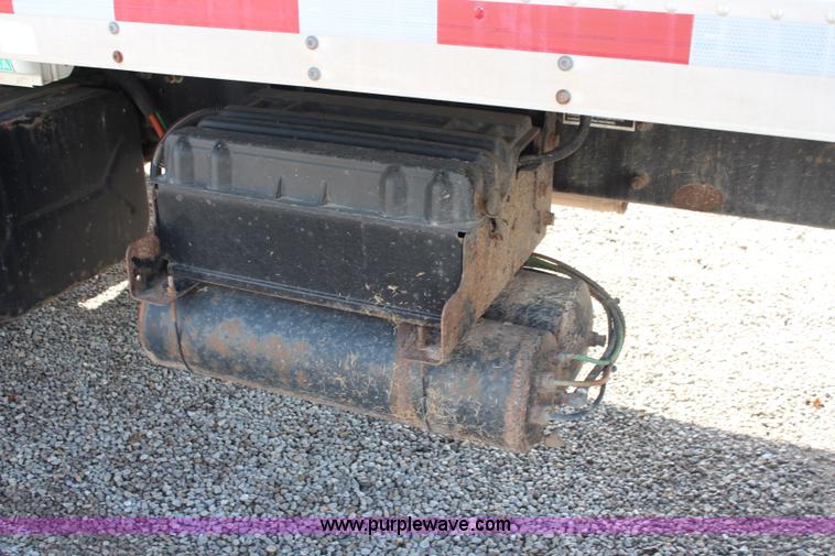 image for item J2108 2003 International DuraStar 4400 box truck