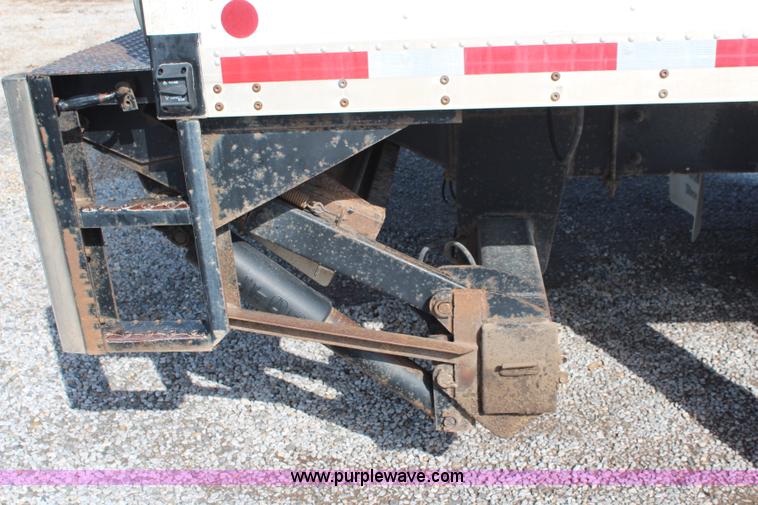image for item J2108 2003 International DuraStar 4400 box truck