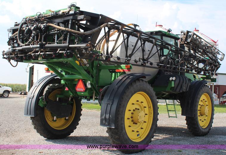 image for item J2131 2010 John Deere 4930 self-propelled sprayer