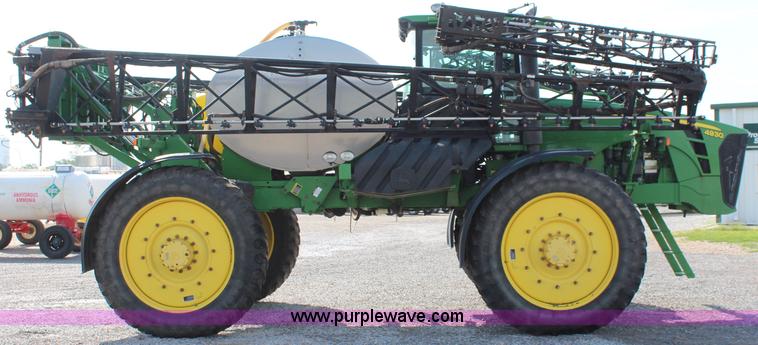 image for item J2131 2010 John Deere 4930 self-propelled sprayer