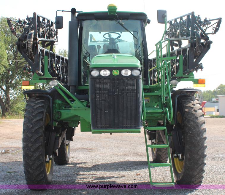 image for item J2131 2010 John Deere 4930 self-propelled sprayer