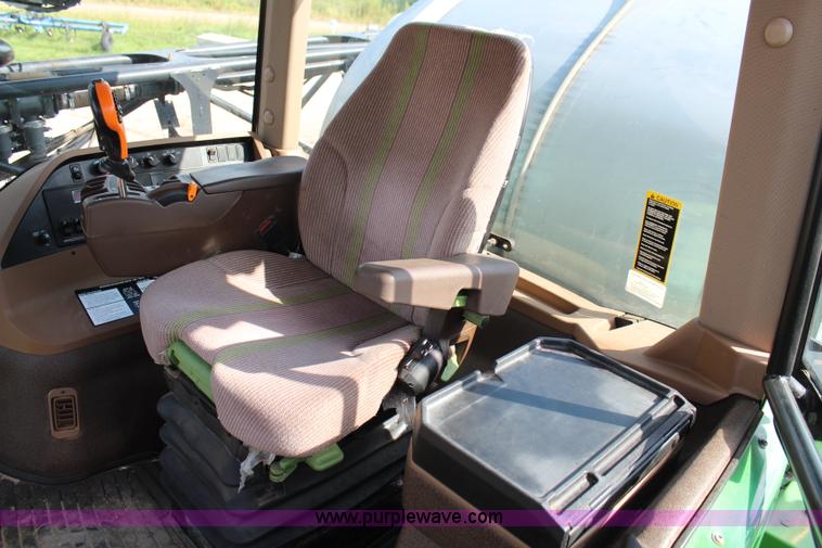 image for item J2131 2010 John Deere 4930 self-propelled sprayer