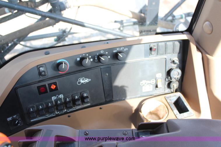 image for item J2131 2010 John Deere 4930 self-propelled sprayer