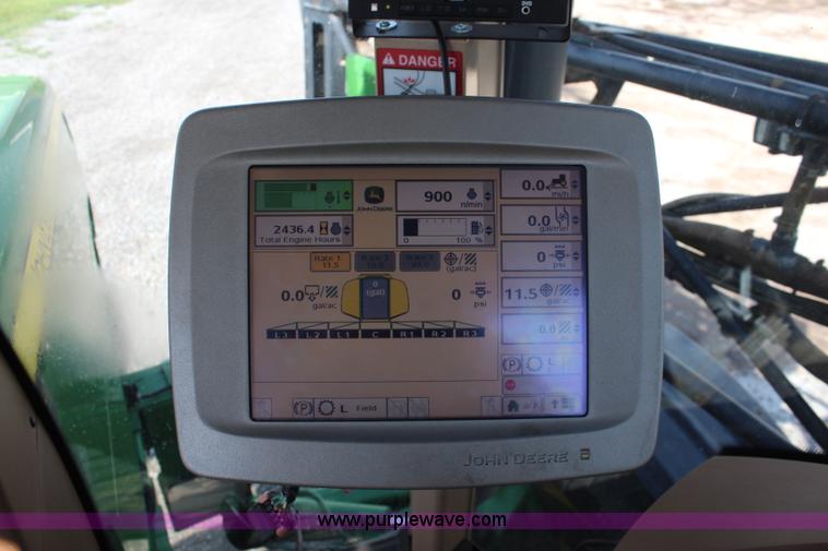 image for item J2131 2010 John Deere 4930 self-propelled sprayer