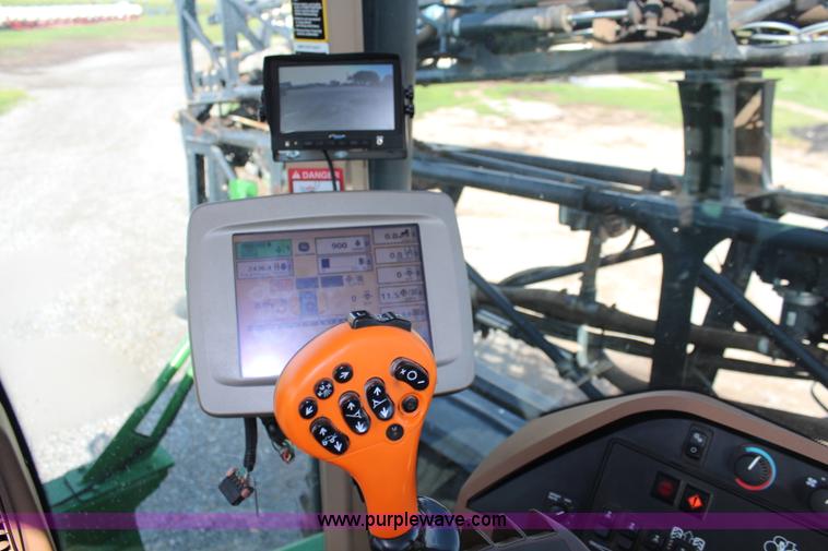 image for item J2131 2010 John Deere 4930 self-propelled sprayer