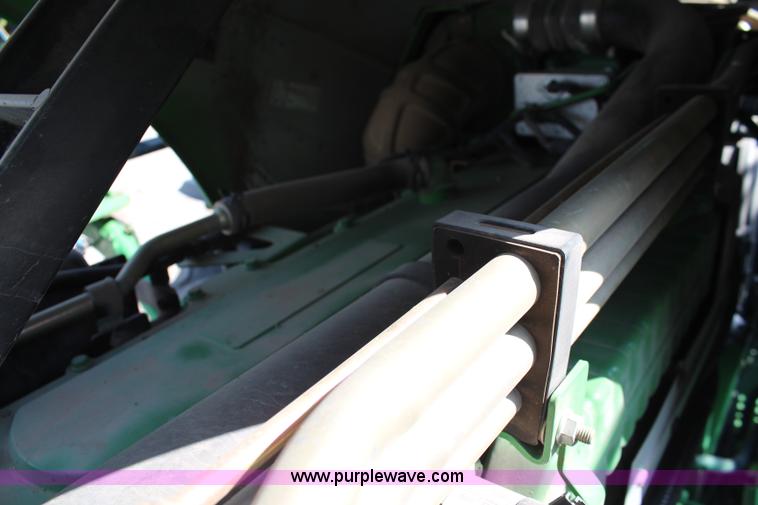 image for item J2131 2010 John Deere 4930 self-propelled sprayer