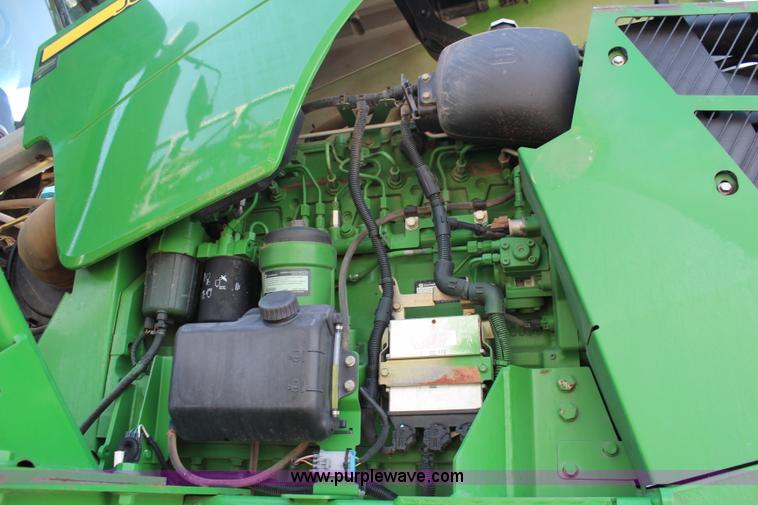 image for item J2131 2010 John Deere 4930 self-propelled sprayer