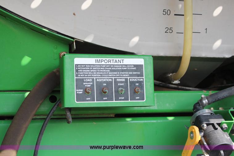 image for item J2131 2010 John Deere 4930 self-propelled sprayer