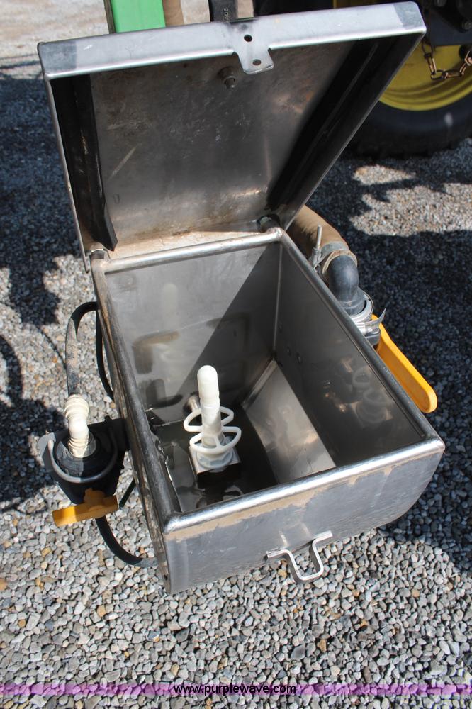 image for item J2131 2010 John Deere 4930 self-propelled sprayer