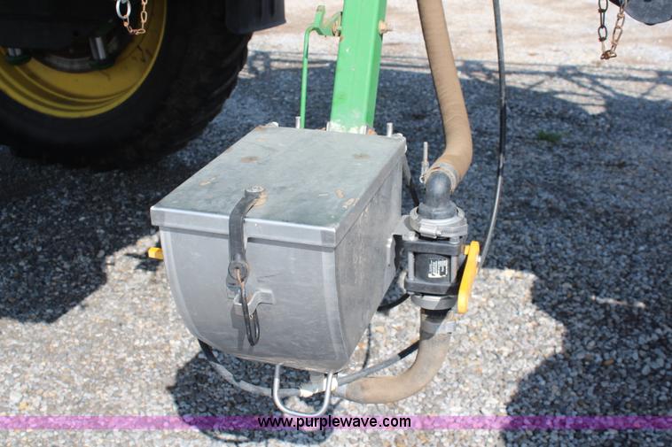 image for item J2131 2010 John Deere 4930 self-propelled sprayer
