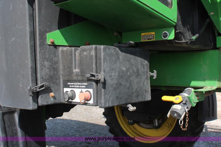 image for item J2131 2010 John Deere 4930 self-propelled sprayer