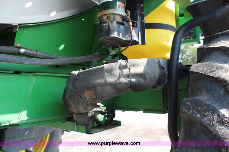 image for item J2131 2010 John Deere 4930 self-propelled sprayer