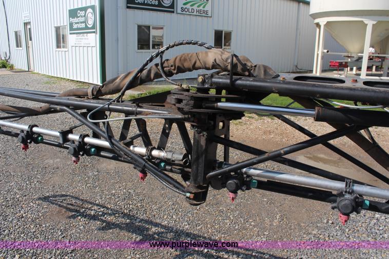 image for item J2131 2010 John Deere 4930 self-propelled sprayer