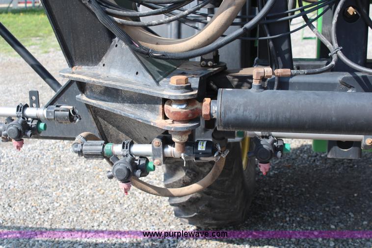image for item J2131 2010 John Deere 4930 self-propelled sprayer
